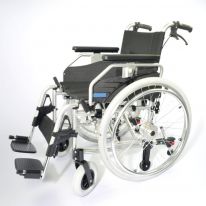 Кресло-коляска Titan LY-710-115LQ пневмо