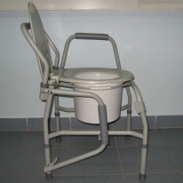 Кресло-стул с санитарным оснащением Amrus AMCB6807